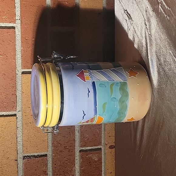 Biscayne Bay Collection Ceramic Locking Canister - Picture 2 of 8